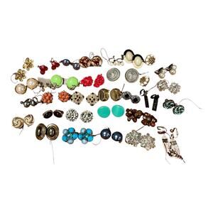 31 pairs of vintage clip on earrings